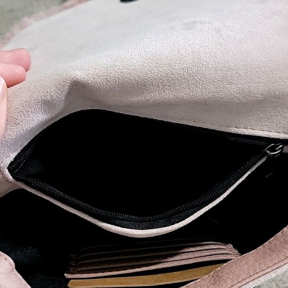 Bearpaw Blush Pink Shearing Trim Crossbody Saddlebag - Picture 7 of 12